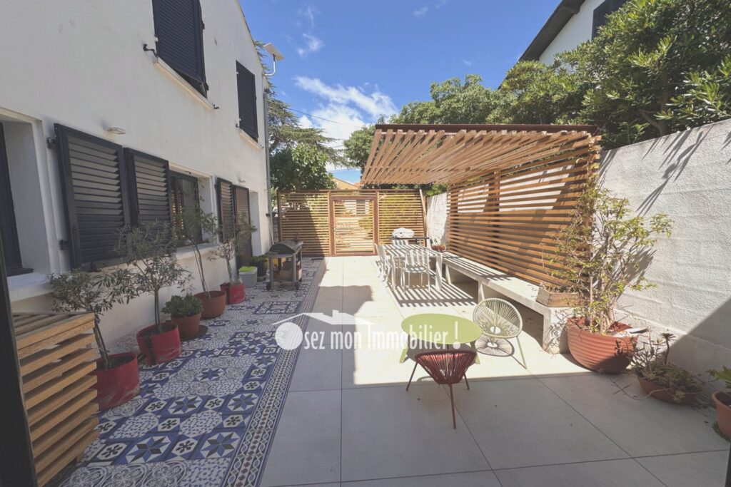 vente villa – NR pièces – 6 chambres – 260.00 m²