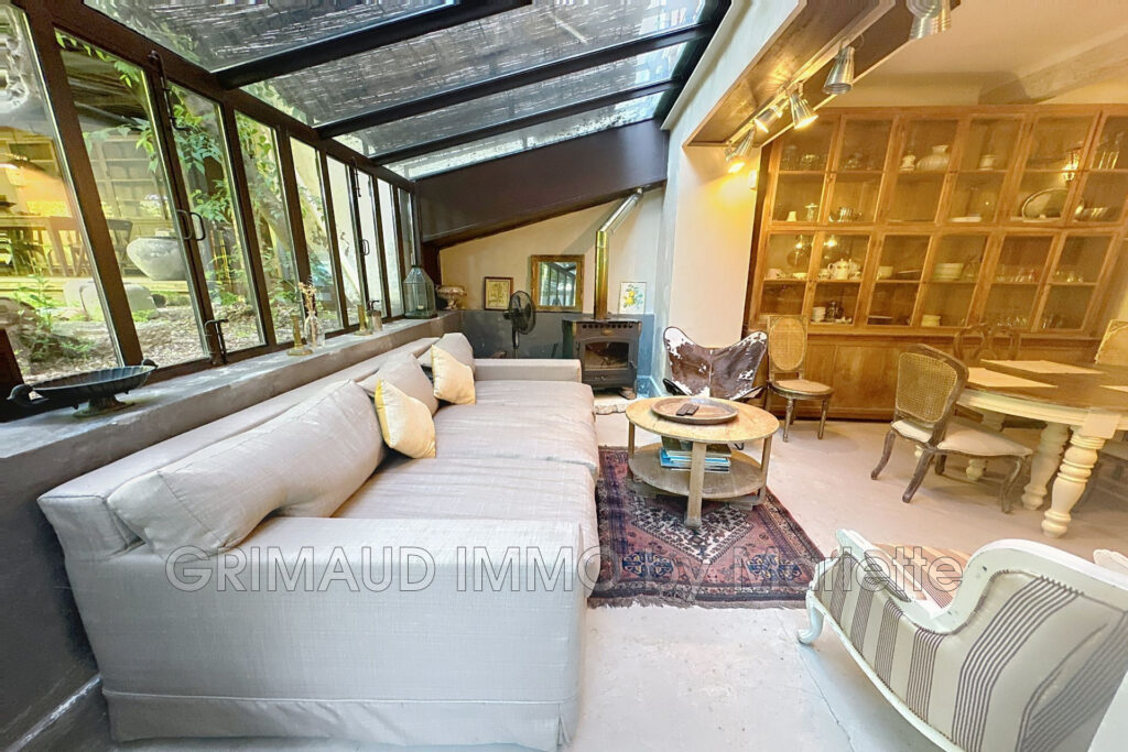 vente maison de village 9 Pièce(s) – 9 pièces – 7 chambres – 4  – 300.00 m²