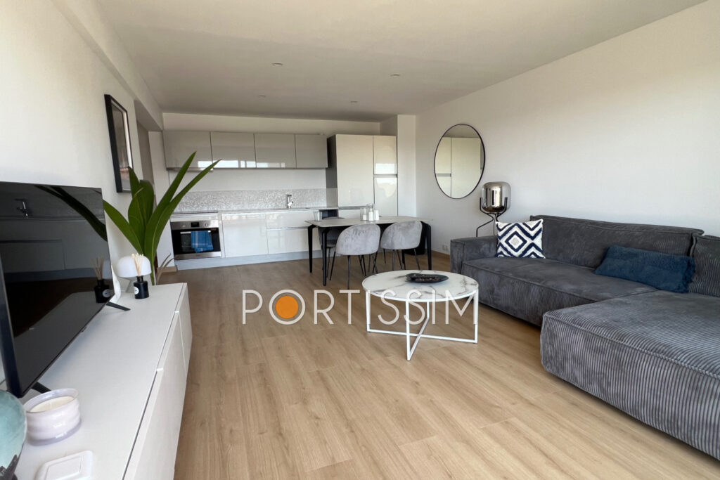 Cagnes-Sur-Mer : Appartement 3 Pièces en dernier étage à vendr – 3 pièces – 2 chambres – 56.00 m²