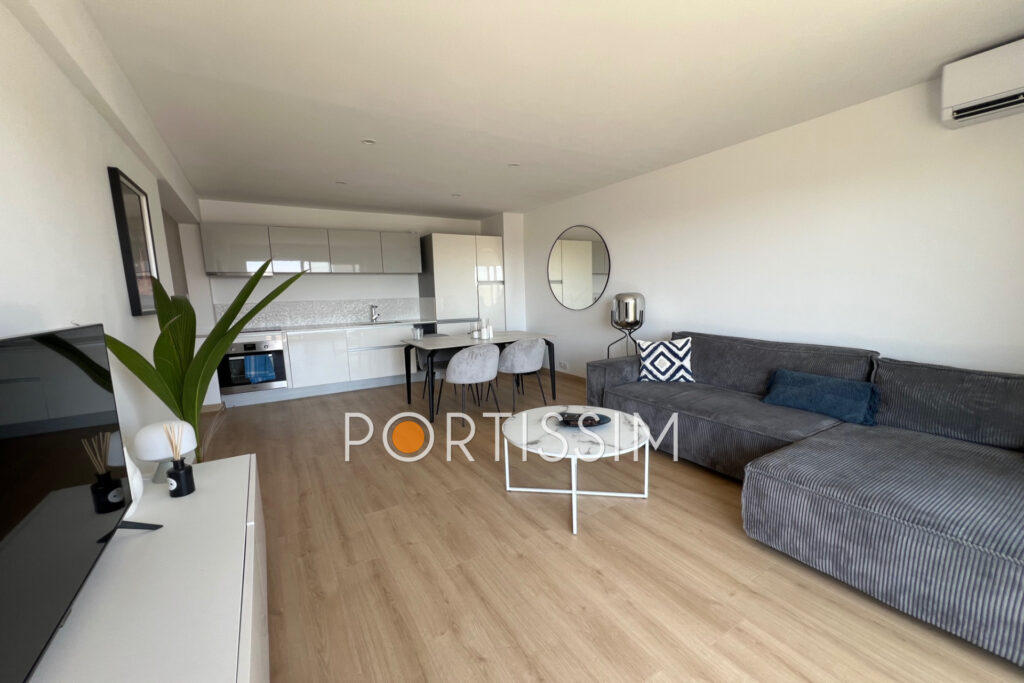 Cagnes-Sur-Mer : Appartement 3 Pièces en dernier étage à vendr – 3 pièces – 2 chambres – 56.00 m²