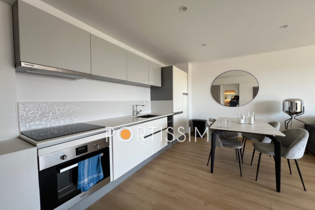 Cagnes-Sur-Mer : Appartement 3 Pièces en dernier étage à vendr – 3 pièces – 2 chambres – 56.00 m²