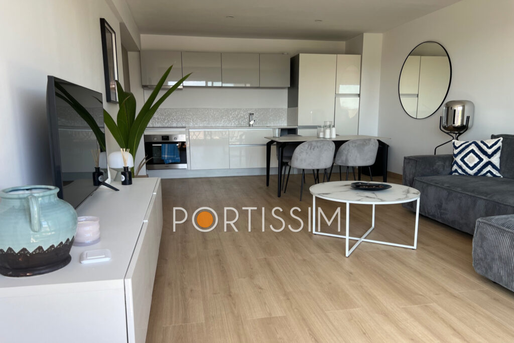 Cagnes-Sur-Mer : Appartement 3 Pièces en dernier étage à vendr – 3 pièces – 2 chambres – 56.00 m²