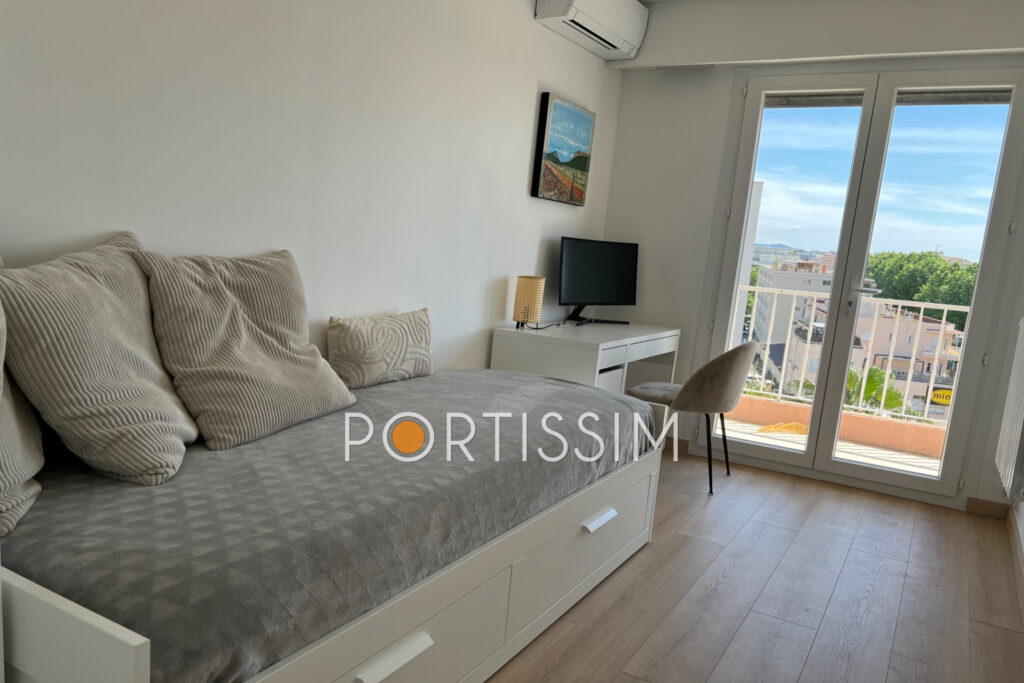Cagnes-Sur-Mer : Appartement 3 Pièces en dernier étage à vendr – 3 pièces – 2 chambres – 56.00 m²