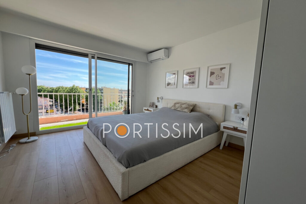 Cagnes-Sur-Mer : Appartement 3 Pièces en dernier étage à vendr – 3 pièces – 2 chambres – 56.00 m²