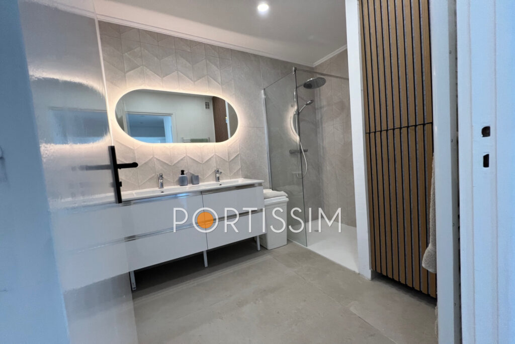 Cagnes-Sur-Mer : Appartement 3 Pièces en dernier étage à vendr – 3 pièces – 2 chambres – 56.00 m²