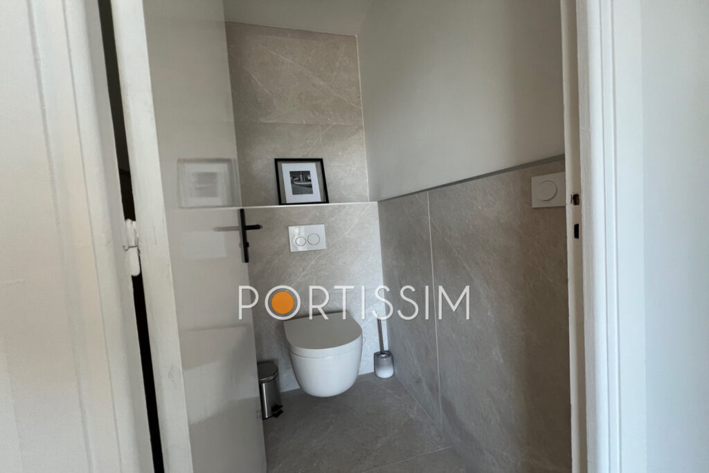 Cagnes-Sur-Mer : Appartement 3 Pièces en dernier étage à vendr – 3 pièces – 2 chambres – 56.00 m²