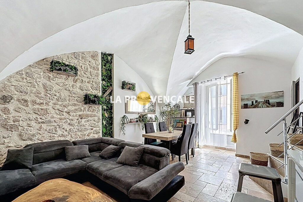 vente maison de ville 3 Pièce(s) – 3 pièces – 2 chambres – 67.90 m²