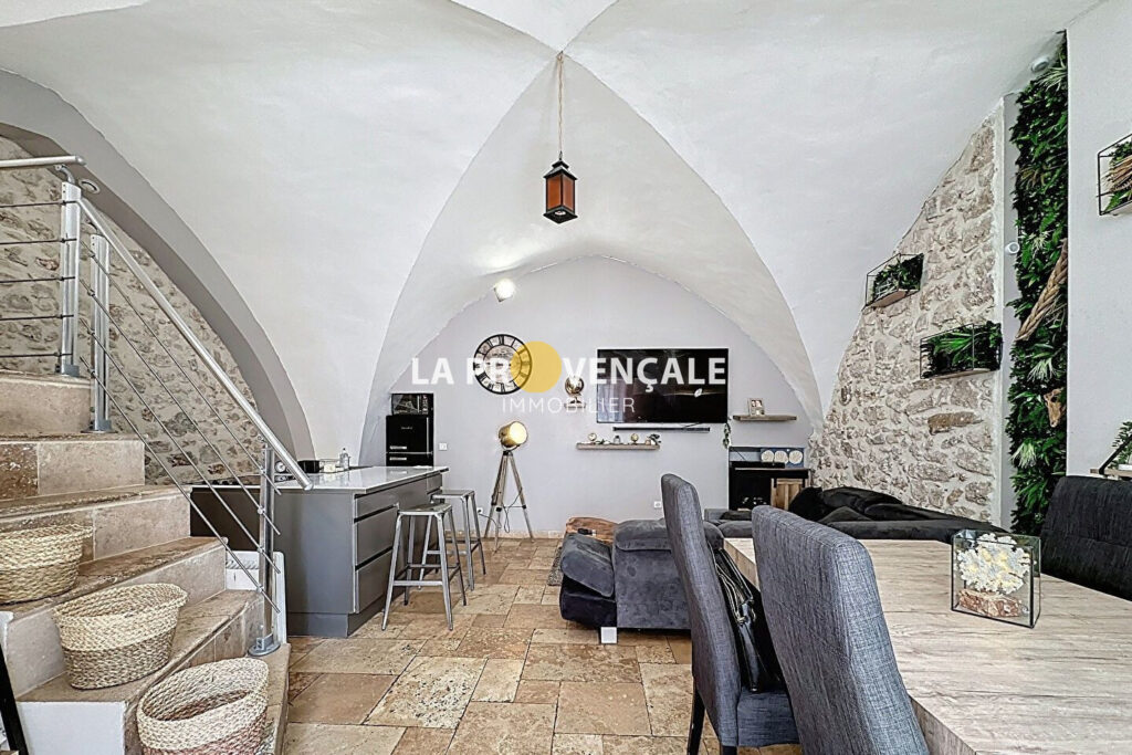 vente maison de ville 3 Pièce(s) – 3 pièces – 2 chambres – 67.90 m²