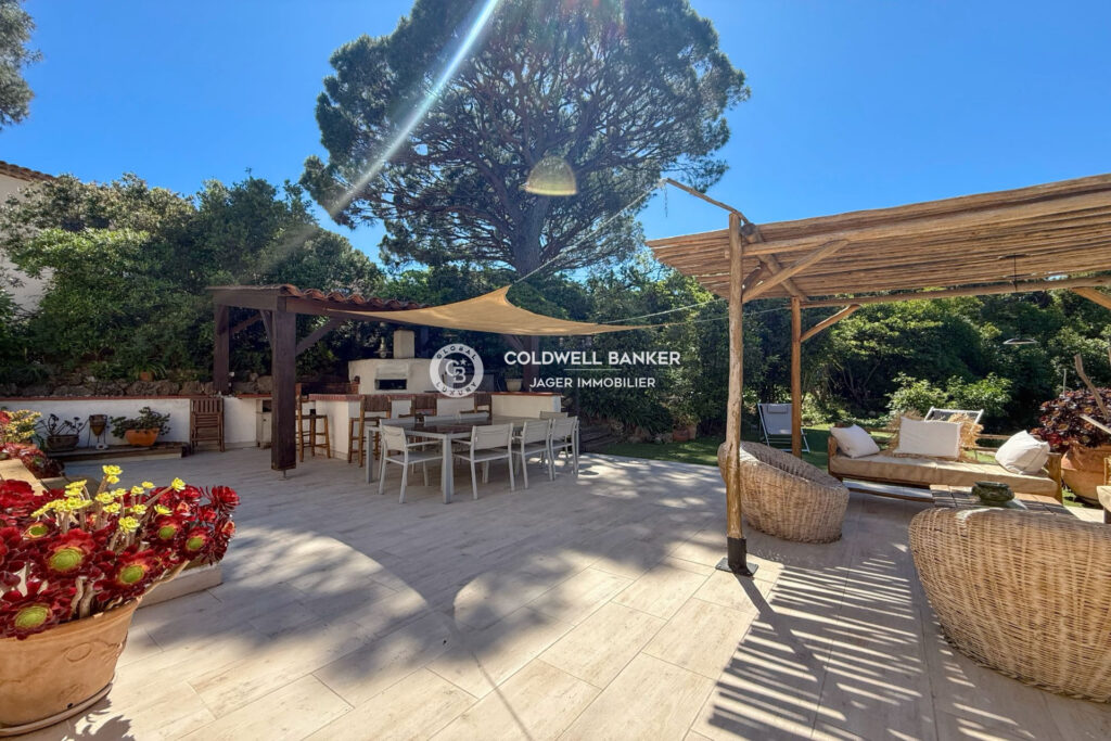 Villa 3 chambres + studio à proximité des plages – 6 pièces – 4 chambres – 206.00 m²