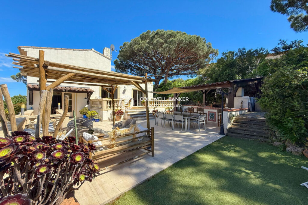 Villa 3 chambres + studio à proximité des plages – 6 pièces – 4 chambres – 206.00 m²