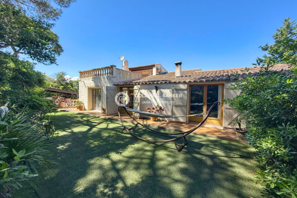 Villa 3 chambres + studio à proximité des plages – 6 pièces – 4 chambres – 206.00 m²