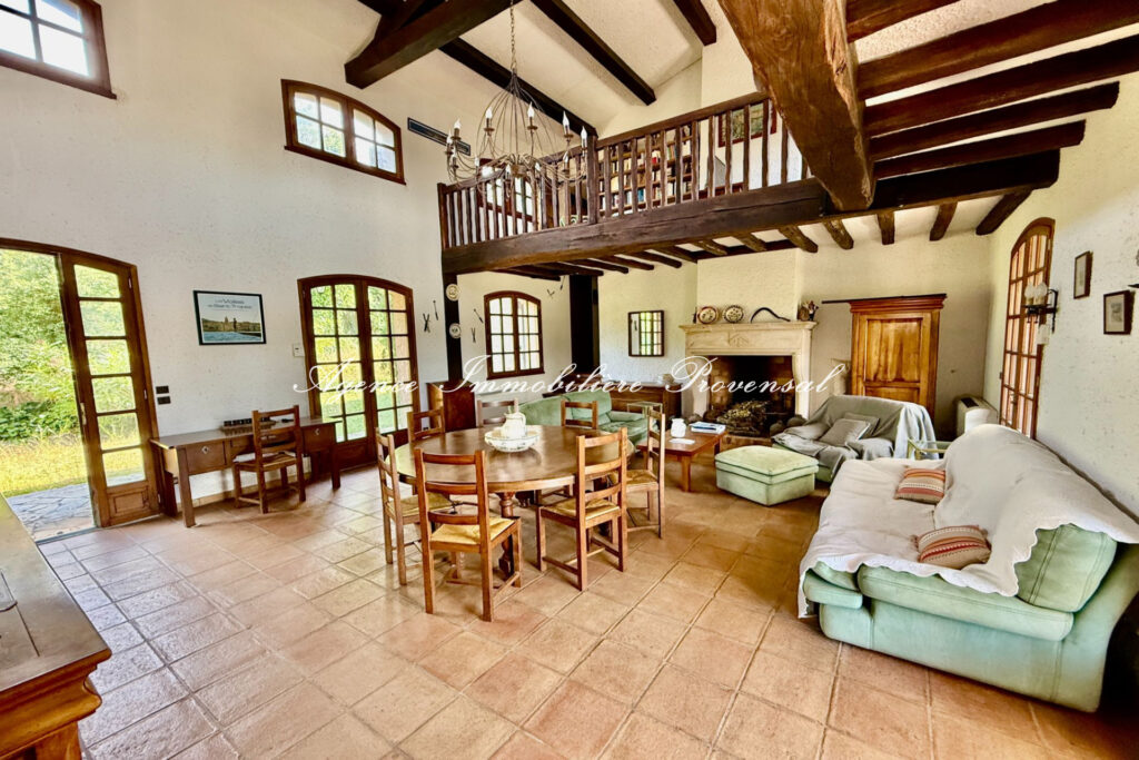 vente villa 6 Pièce(s) – 6 pièces – 5 chambres – 154.00 m²