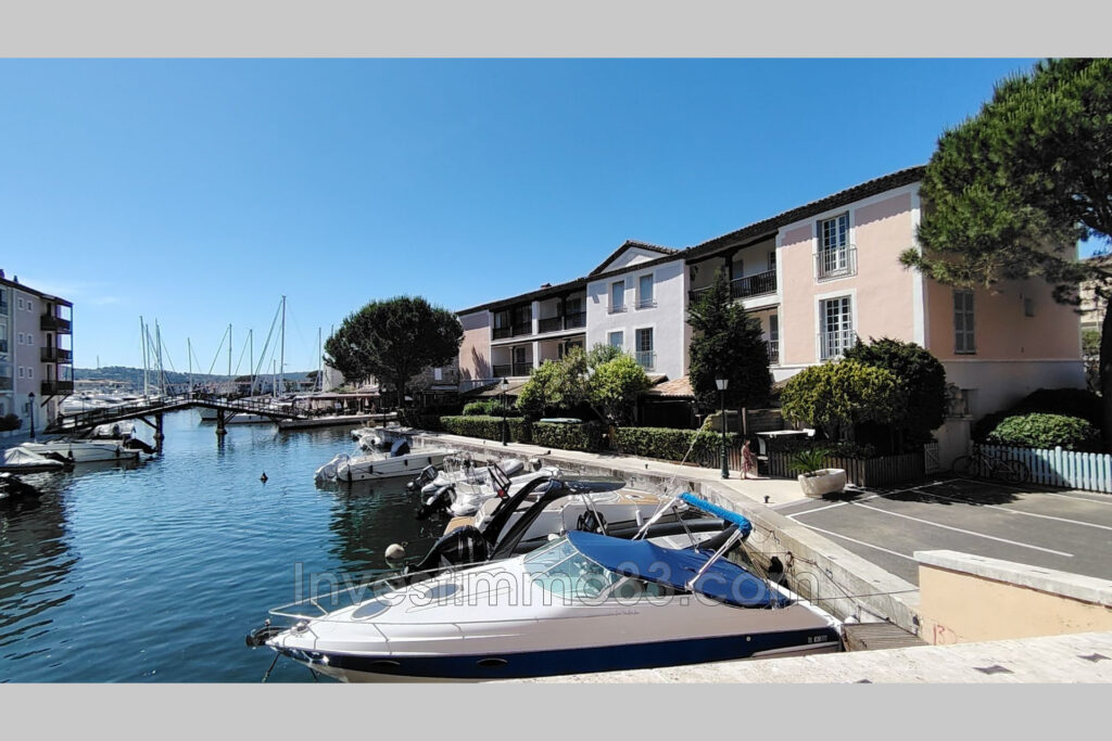 En plein centre Port Grimaud, dans un environnement calme, agr – 2 pièces – 1 chambre – 45.28 m²