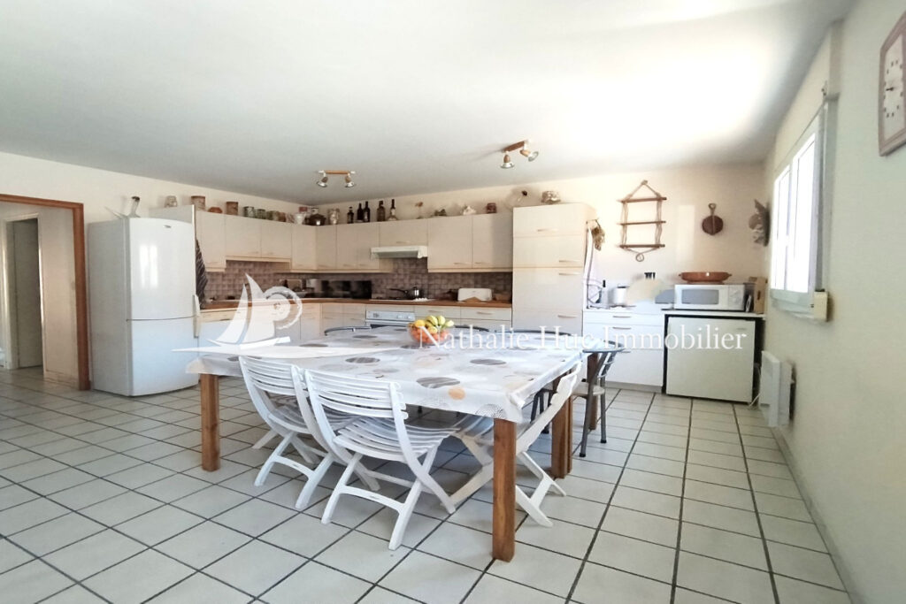 vente maison de village 7 Pièce(s) – 7 pièces – 6 chambres – 138.21 m²