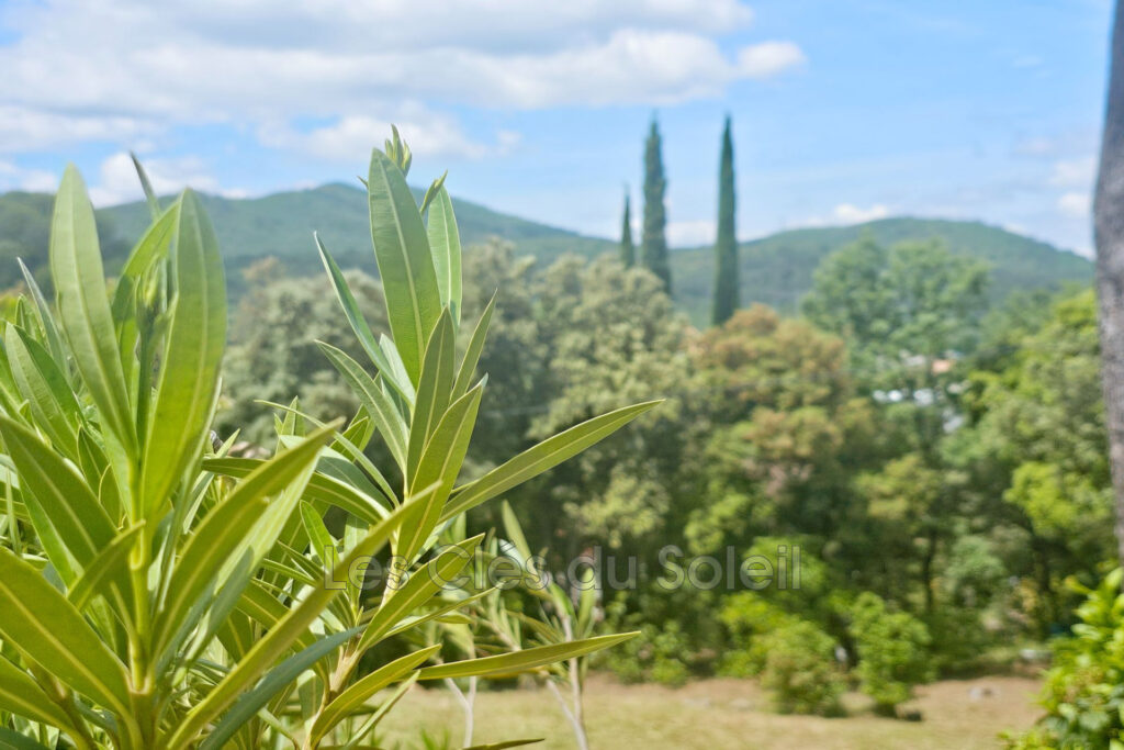 TERRAIN CONSTRUCTIBLE à Flassans-sur-Issole (83670) –  EXCLUSI – NR pièces – NR chambres