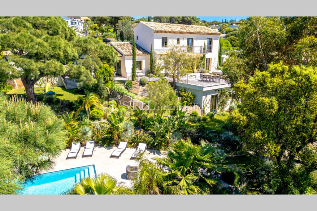 vente villa 8 Pièce(s) – 8 pièces – 5 chambres – 220.00 m²