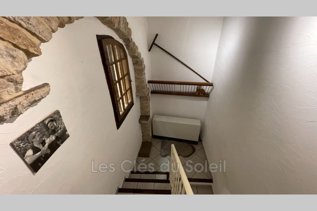 Maison de village de type 3 à Brignoles  Maison de village ent – 3 pièces – 1 chambre – 110.00 m²