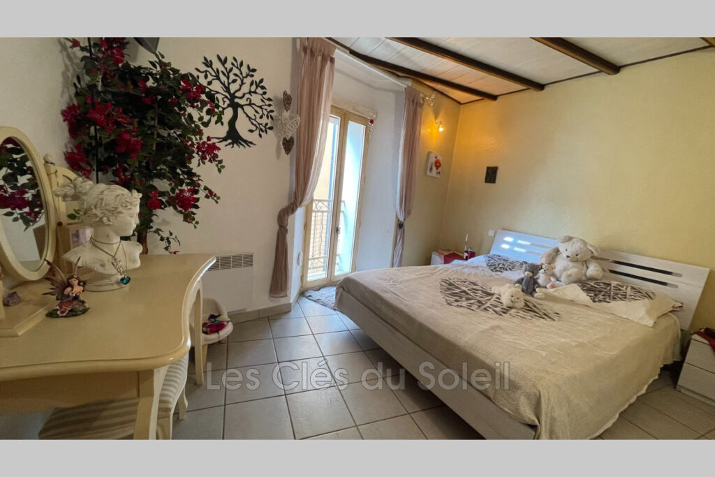 Maison de village de type 3 à Brignoles  Maison de village ent – 3 pièces – 1 chambre – 110.00 m²