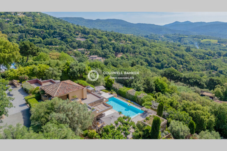 Propriété contemporaine en pierre avec vue panoramique sur les – 5 pièces – 4 chambres – 230.00 m²