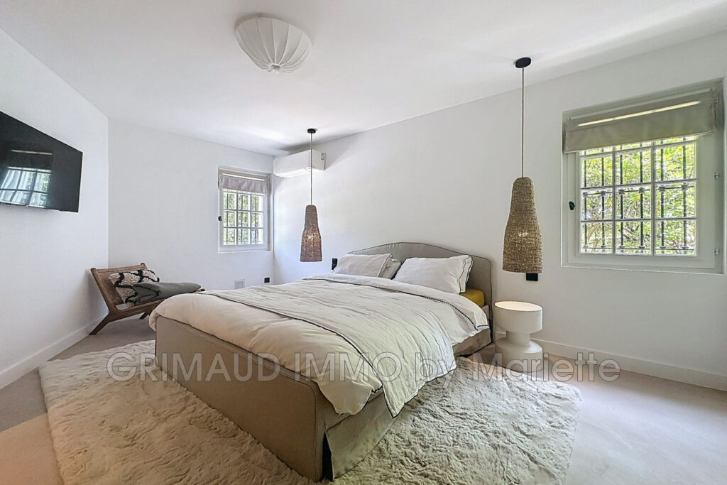 belle proprieté avec 4 chambres et appartement, garage et pisc – 6 pièces – 5 chambres – 197.24 m²