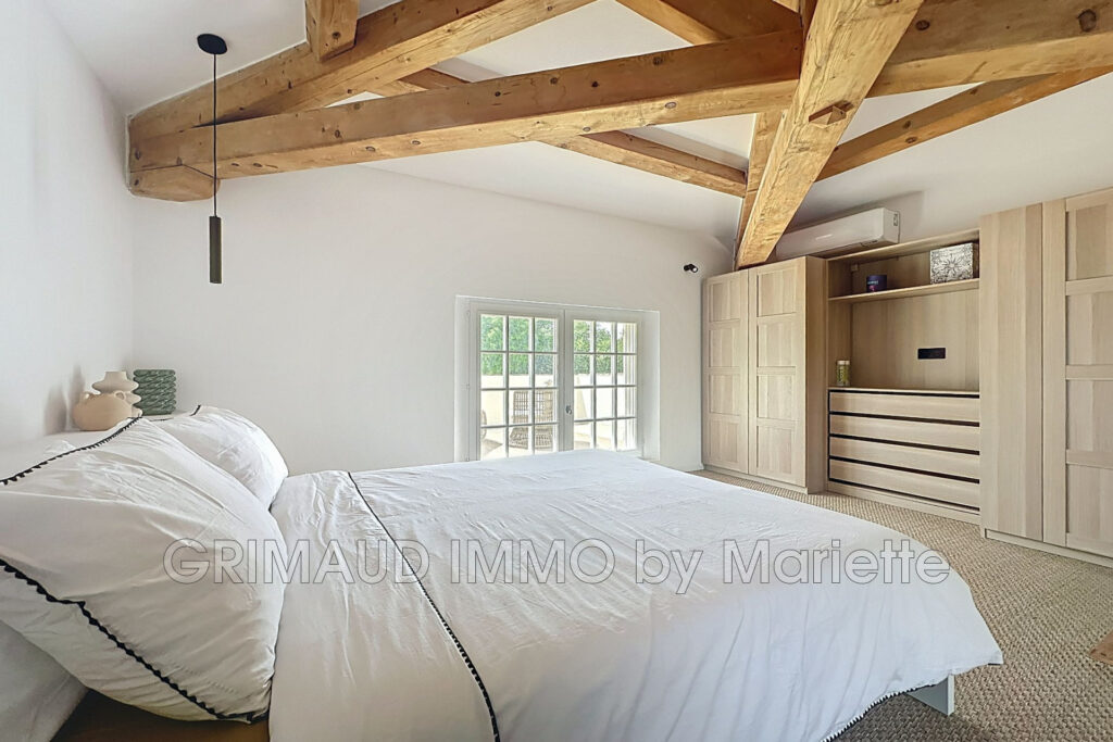 belle proprieté avec 4 chambres et appartement, garage et pisc – 6 pièces – 5 chambres – 197.24 m²