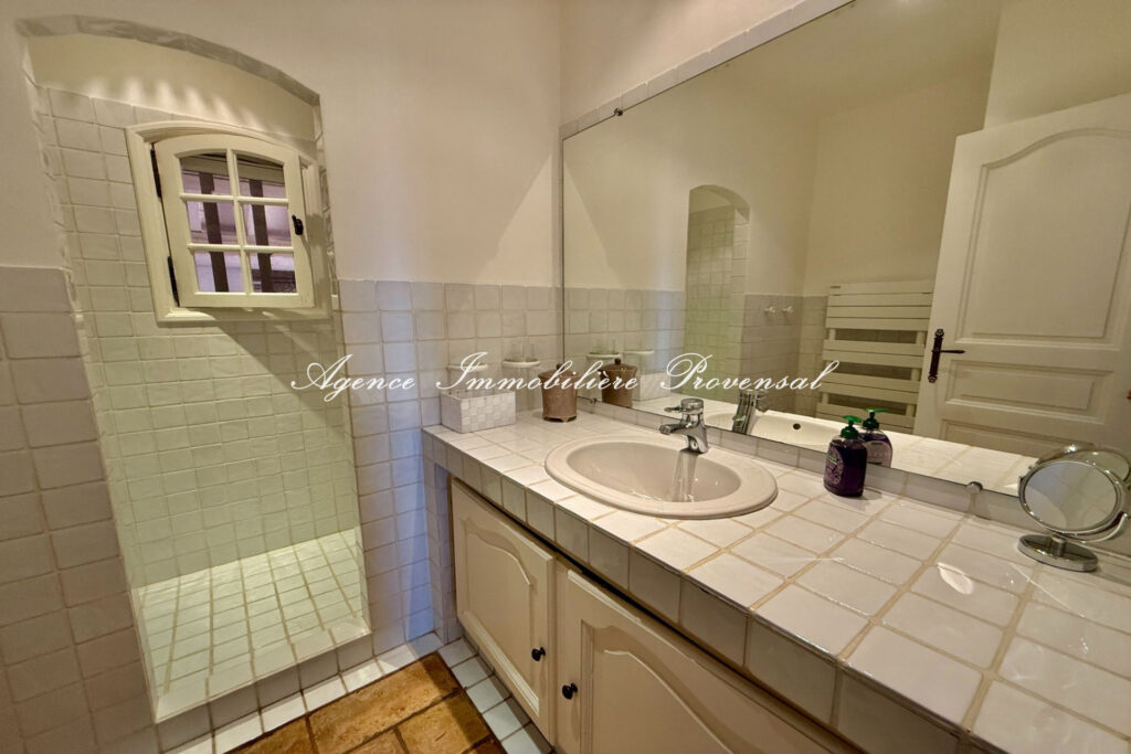 vente villa provençale 7 Pièce(s) – 7 pièces – 5 chambres – 200.00 m²