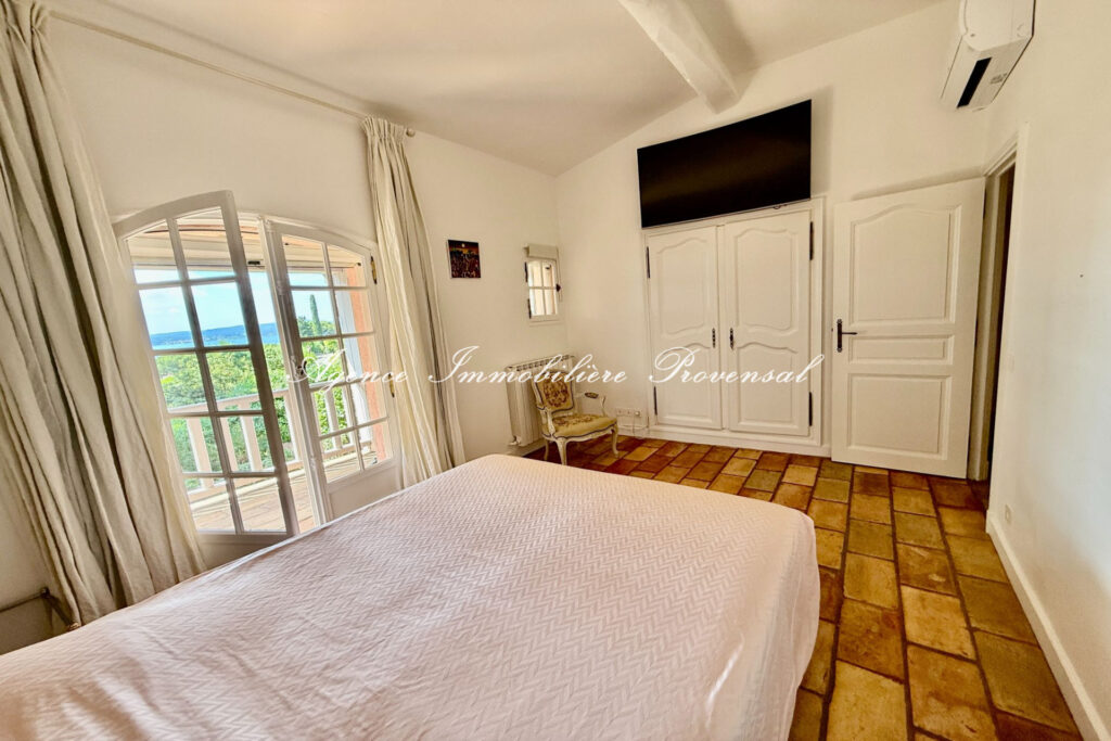 vente villa provençale 7 Pièce(s) – 7 pièces – 5 chambres – 200.00 m²