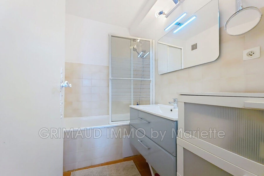 Appartement à vendre à Grimaud