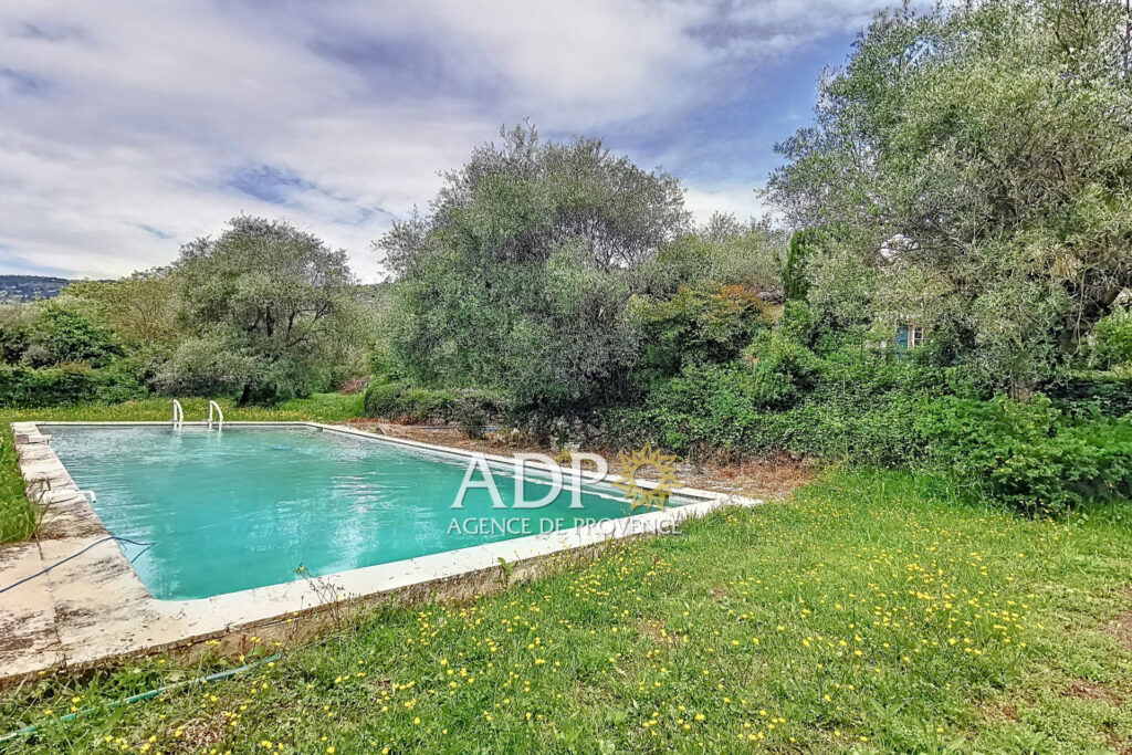 Belle Propriété au calme sur un terrain en Zone Naturelle – NR pièces – 6 chambres – 252.00 m²