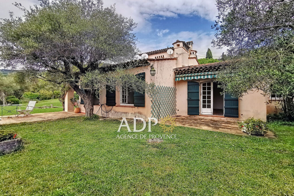 Belle Propriété au calme sur un terrain en Zone Naturelle – NR pièces – 6 chambres – 252.00 m²