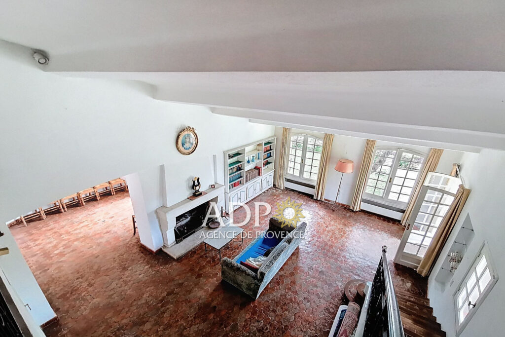 Belle Propriété au calme sur un terrain en Zone Naturelle – NR pièces – 6 chambres – 252.00 m²