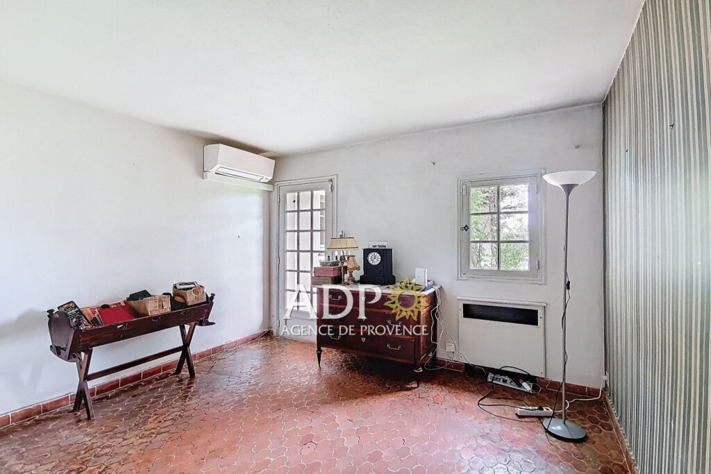 Belle Propriété au calme sur un terrain en Zone Naturelle – NR pièces – 6 chambres – 252.00 m²