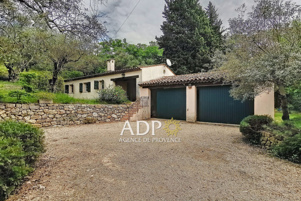 Belle Propriété au calme sur un terrain en Zone Naturelle – NR pièces – 6 chambres – 252.00 m²