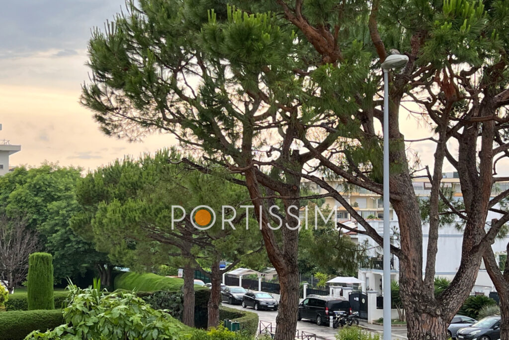 Saint-Laurent-du-Var / Les VESPINS quartier résidentiel et pro – 3 pièces – 2 chambres – 76.00 m²