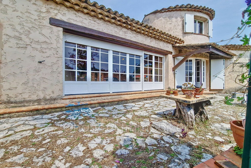 vente  – NR pièces – 3 chambres – 125.00 m²