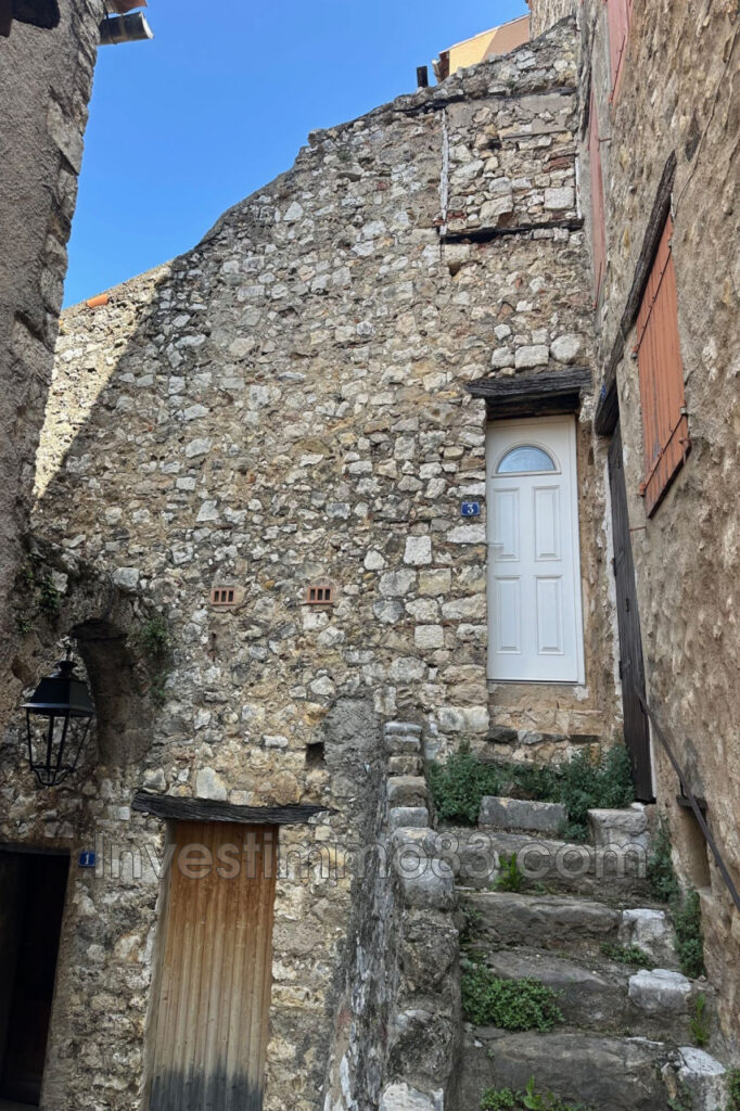 vente maison de village – NR pièces – 2 chambres – 88.00 m²