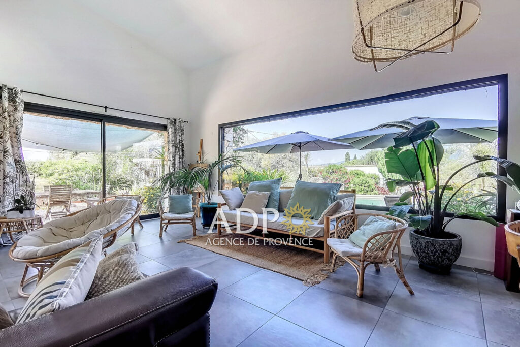 vente maison contemporaine 7 Pièce(s) – 7 pièces – 6 chambres – 170.00 m²