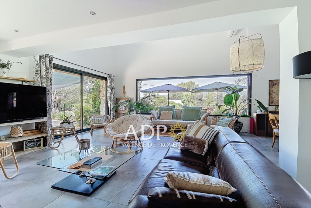 vente maison contemporaine 7 Pièce(s) – 7 pièces – 6 chambres – 170.00 m²