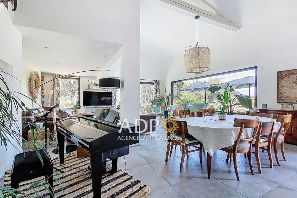 vente maison contemporaine 7 Pièce(s) – 7 pièces – 6 chambres – 170.00 m²