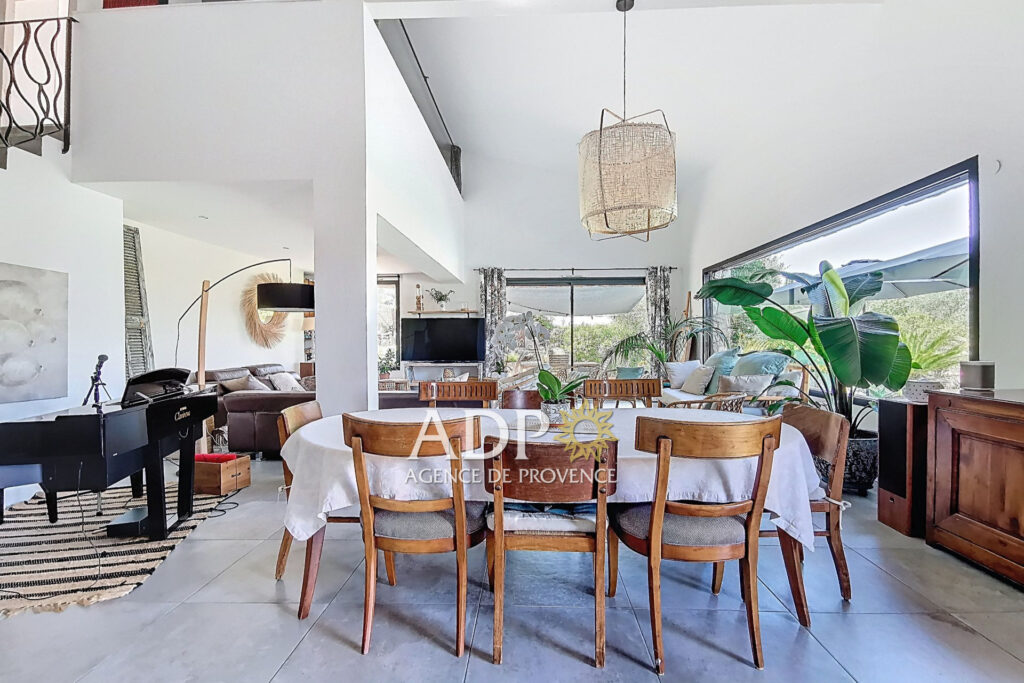 vente maison contemporaine 7 Pièce(s) – 7 pièces – 6 chambres – 170.00 m²