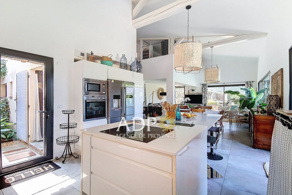 vente maison contemporaine 7 Pièce(s) – 7 pièces – 6 chambres – 170.00 m²