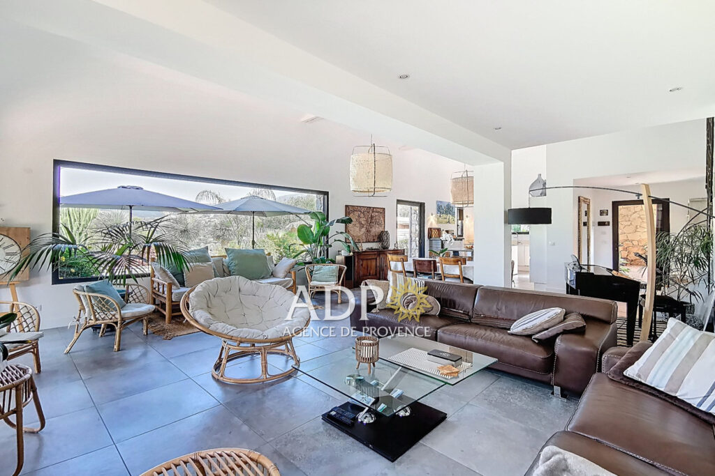 vente maison contemporaine 7 Pièce(s) – 7 pièces – 6 chambres – 170.00 m²