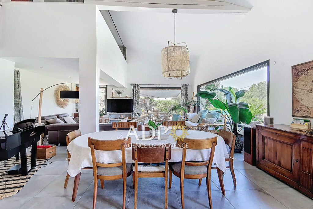 vente maison contemporaine 7 Pièce(s) – 7 pièces – 6 chambres – 170.00 m²