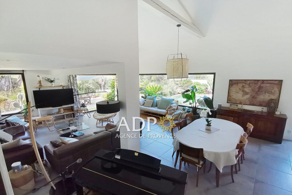 vente maison contemporaine 7 Pièce(s) – 7 pièces – 6 chambres – 170.00 m²