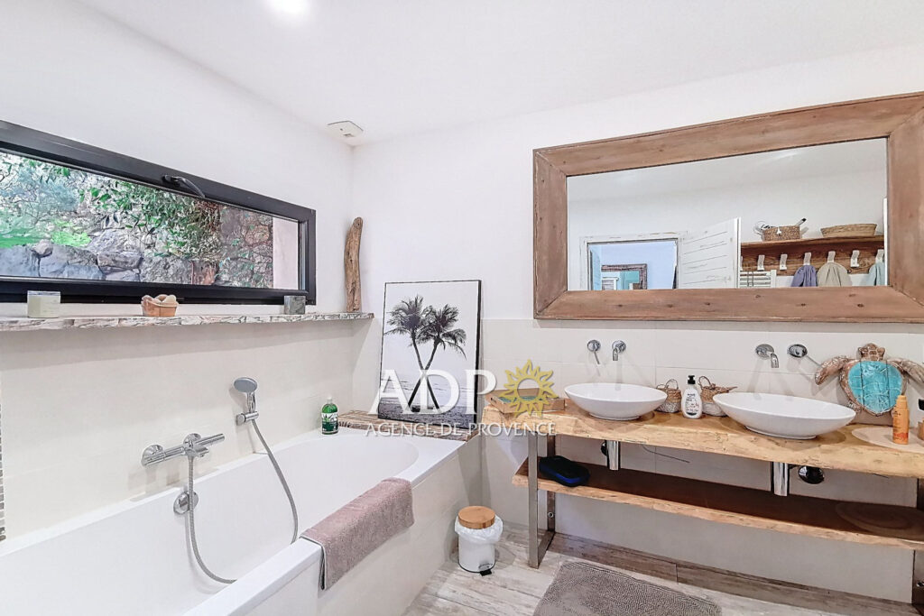 vente maison contemporaine 7 Pièce(s) – 7 pièces – 6 chambres – 170.00 m²