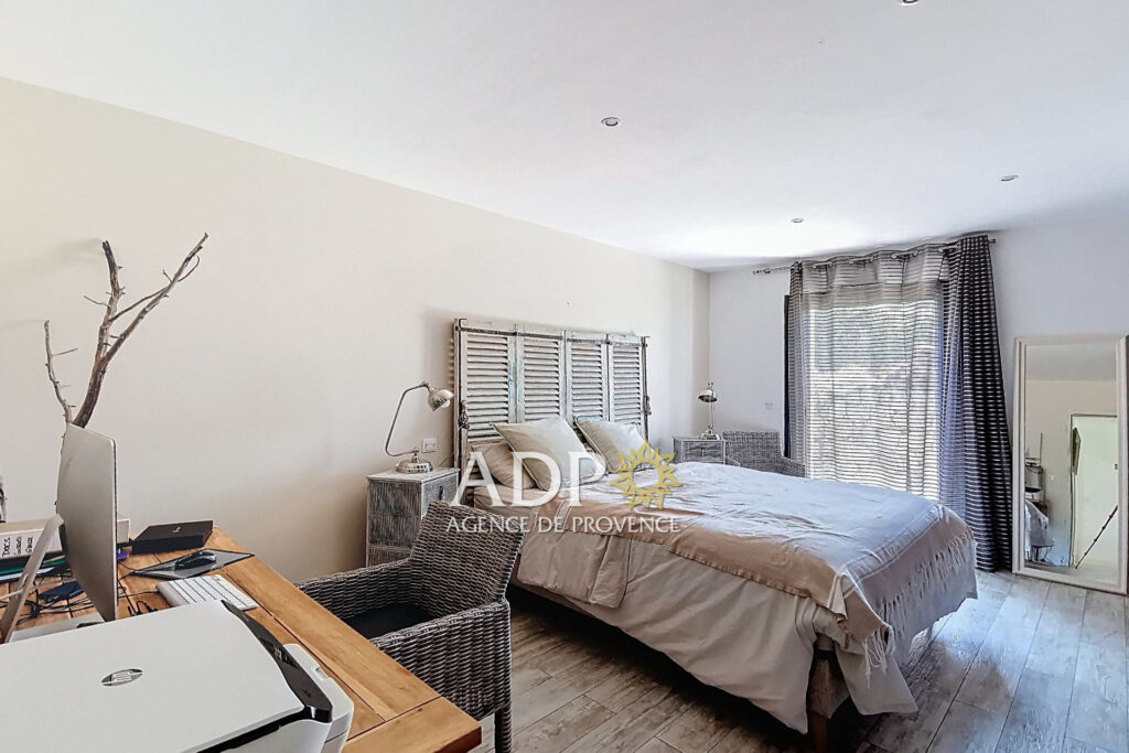 vente maison contemporaine 7 Pièce(s) – 7 pièces – 6 chambres – 170.00 m²