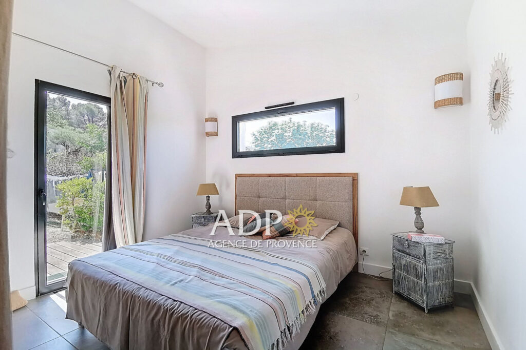 vente maison contemporaine 7 Pièce(s) – 7 pièces – 6 chambres – 170.00 m²