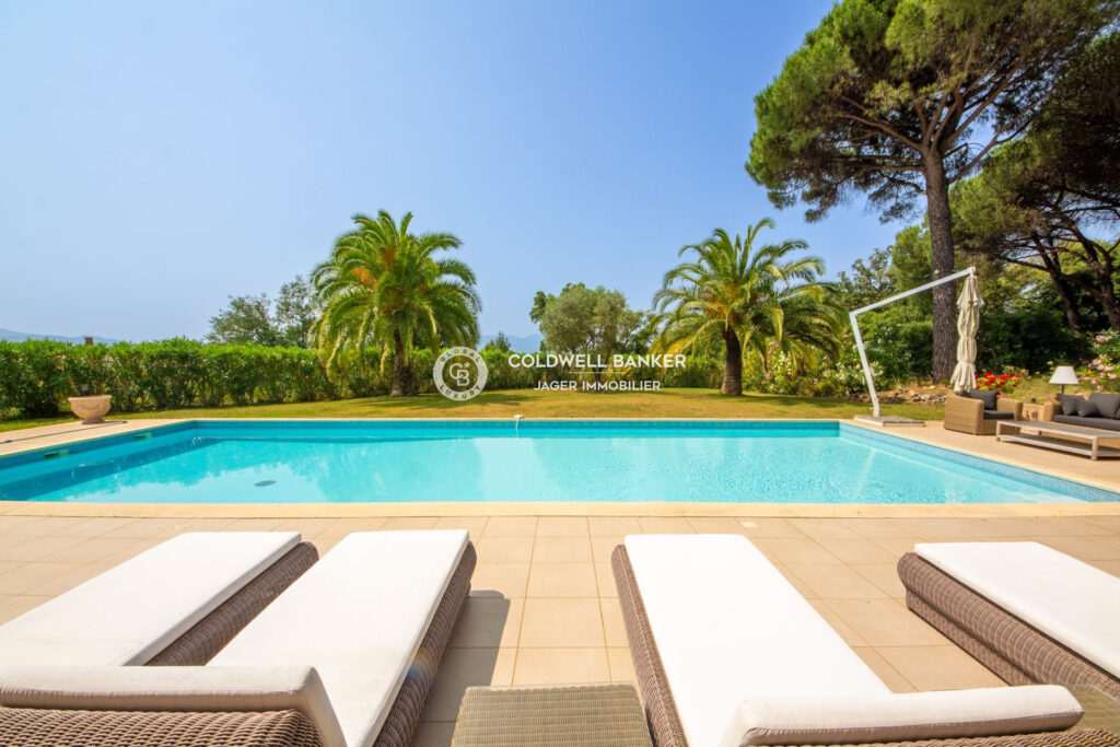 Villa récente nichée au c½ur de la nature, entourée d’une pinè – 4 pièces – 4 chambres – 250.00 m²