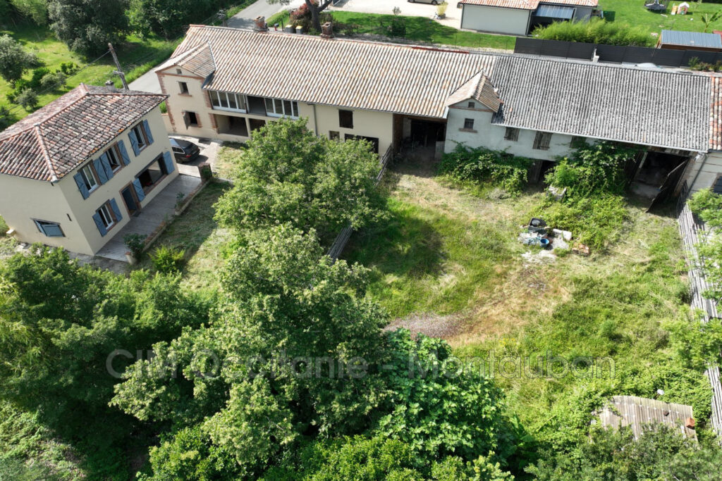 vente maison 10 Pièce(s) – 10 pièces – 2 chambres – 1555.00 m²