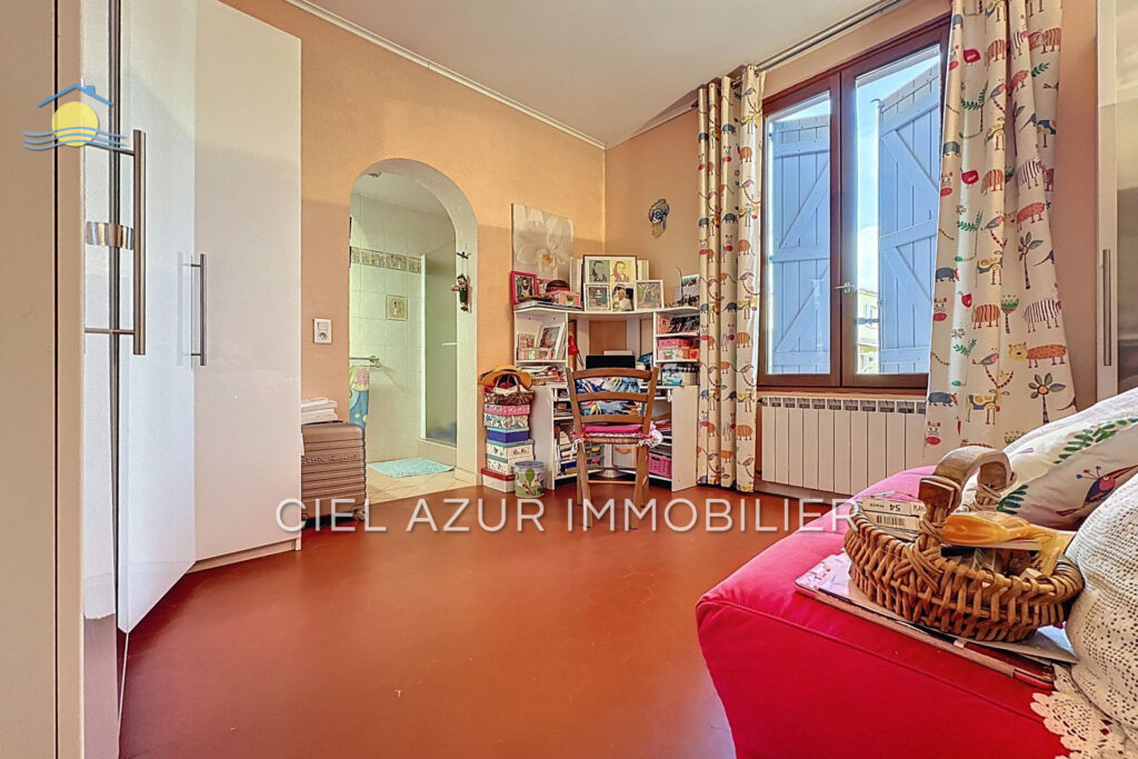 vente maison 6 Pièce(s) – 6 pièces – 3 chambres – 132.79 m²